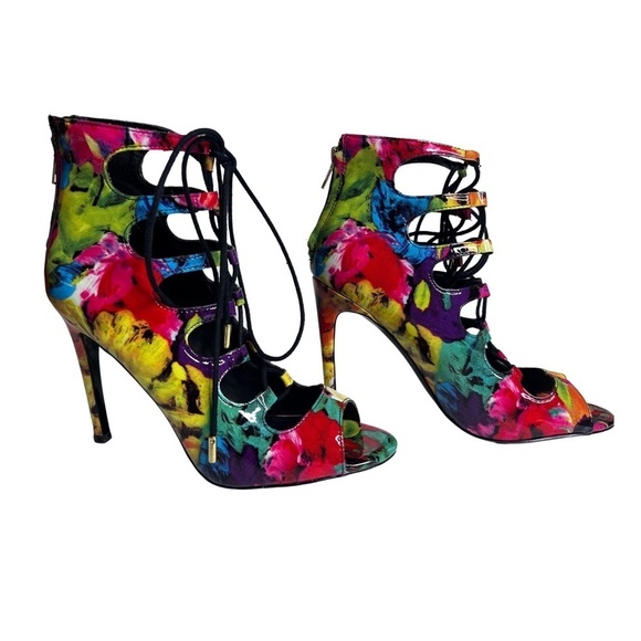 steve Madden Floral Cythiaa Lace-Up Booties - Picture 2 of 7